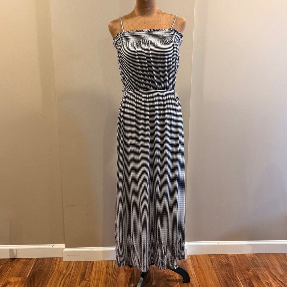 CeCe Maxi Dress XS Black White Striped Casual Travel Boho Beach Business Smocked